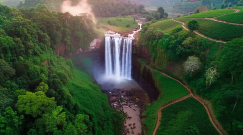 Where is the Bolaven Plateau and why is it the best region in Laos for waterfall exploration? (location, climate, and accessibility)