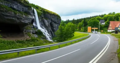 Planning Your Route: Detailed 3–7 Day Itineraries, Recommended Stops (caves, waterfalls, villages), Fuel and Accommodation Options