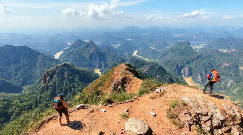 Nong Khiaw Viewpoints Hike Guide: Complete Route, Safety Tips, and Best Photo Spots for Pha Daeng, Pha Kuang, and Phanoi