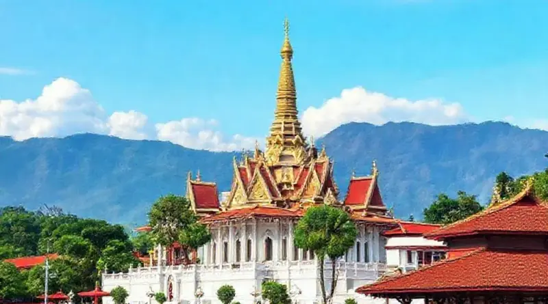 Planning Your Visit: Best Times, Tickets, Tours, Accessibility, and Local Etiquette in Luang Prabang