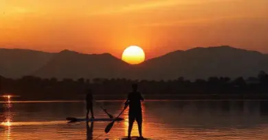 Stand-Up Paddleboarding on the Mekong at Sunset: Best Routes, Safety Tips, and Local Guides for an Unforgettable Experience