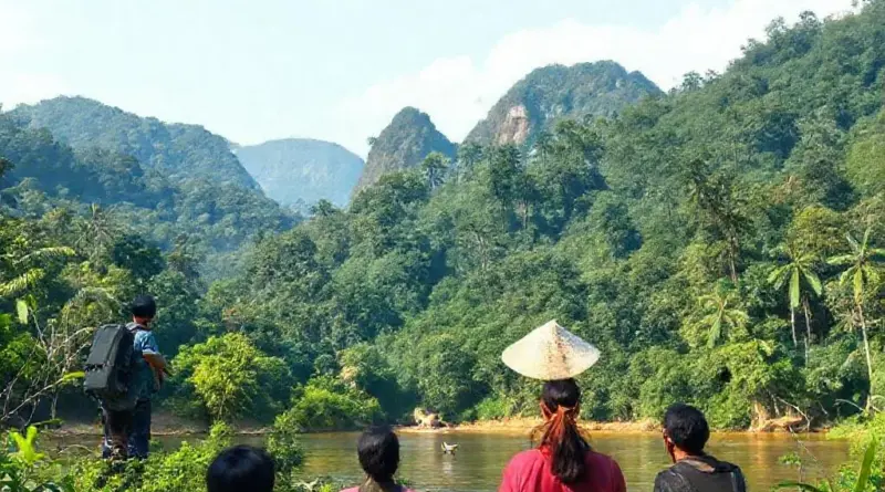 Why Choose Wildlife-Friendly Tours in Laos: Understanding the Impact of Tourism on Local Animals and Ecosystems